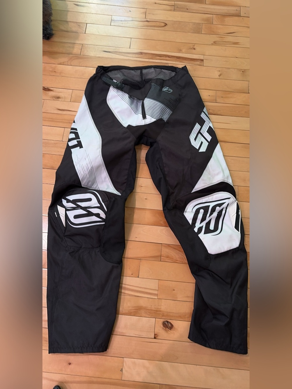 Shi by JOURNEYS Black and White Motocross Pants size 34